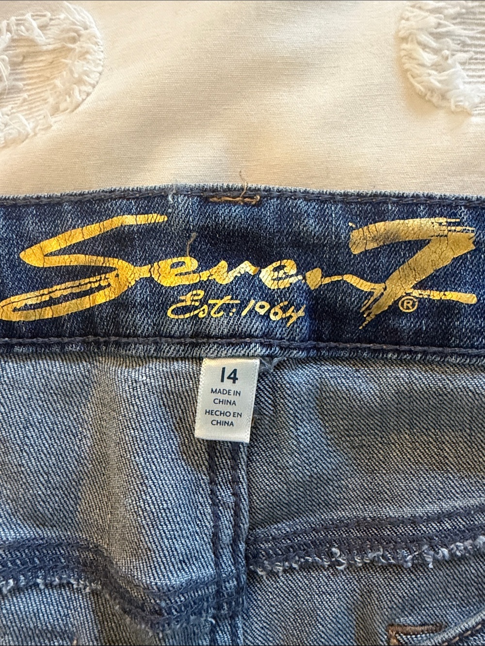 Seven7 weekend easy fit  boyfriend roll cuff jean light wash size 14 - Picture 4 of 5